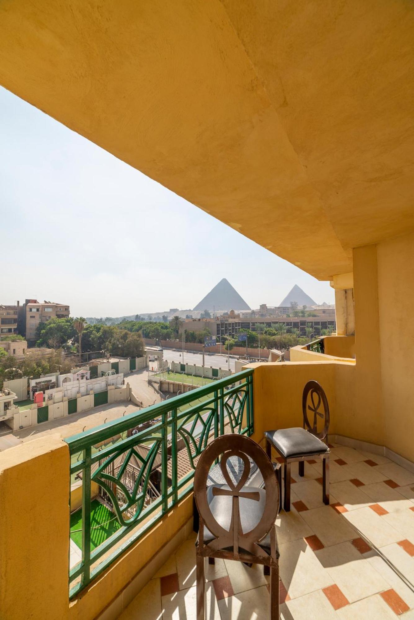 Regency Pyramids Hotel Il Il Cairo Esterno foto