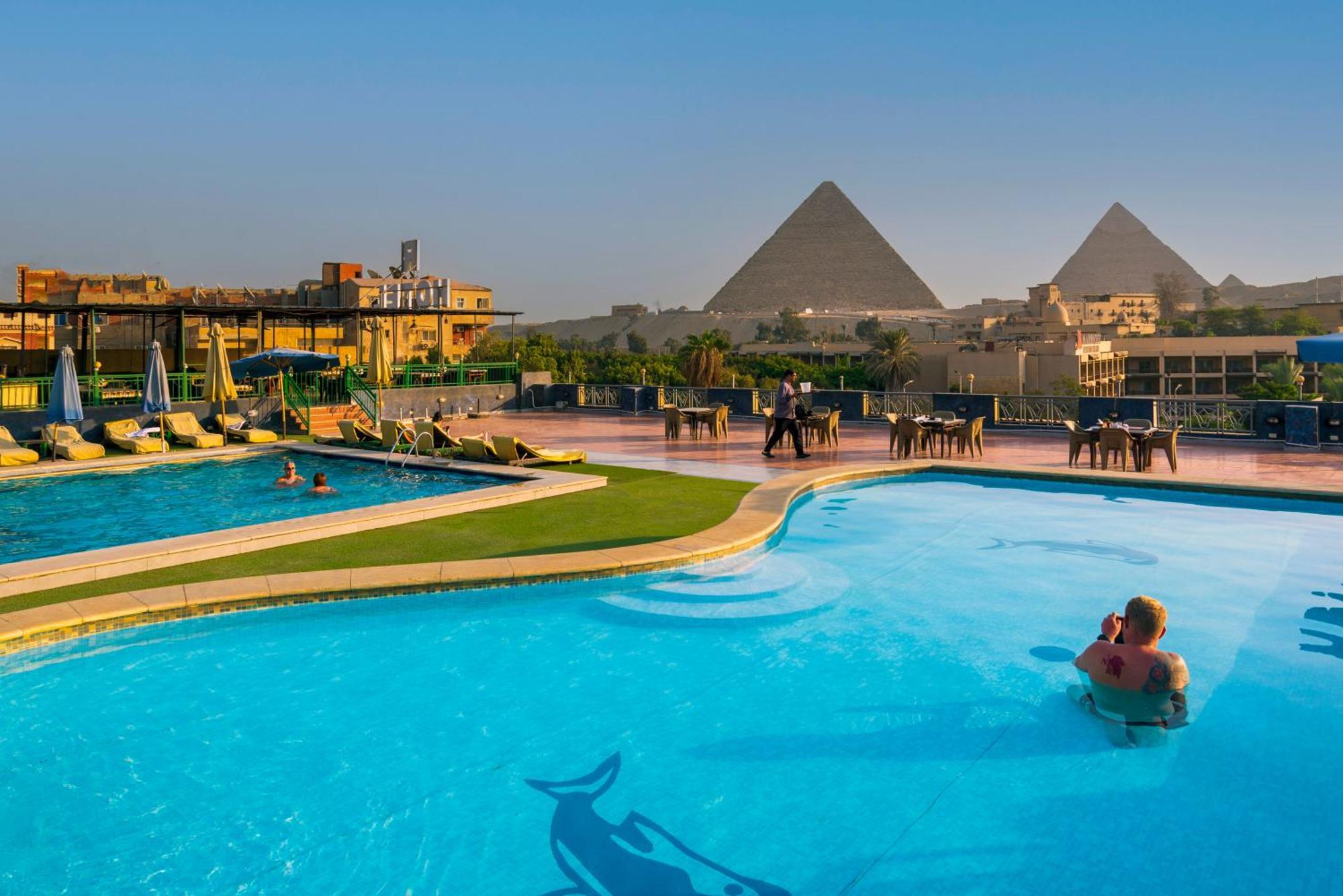 Regency Pyramids Hotel Il Il Cairo Esterno foto