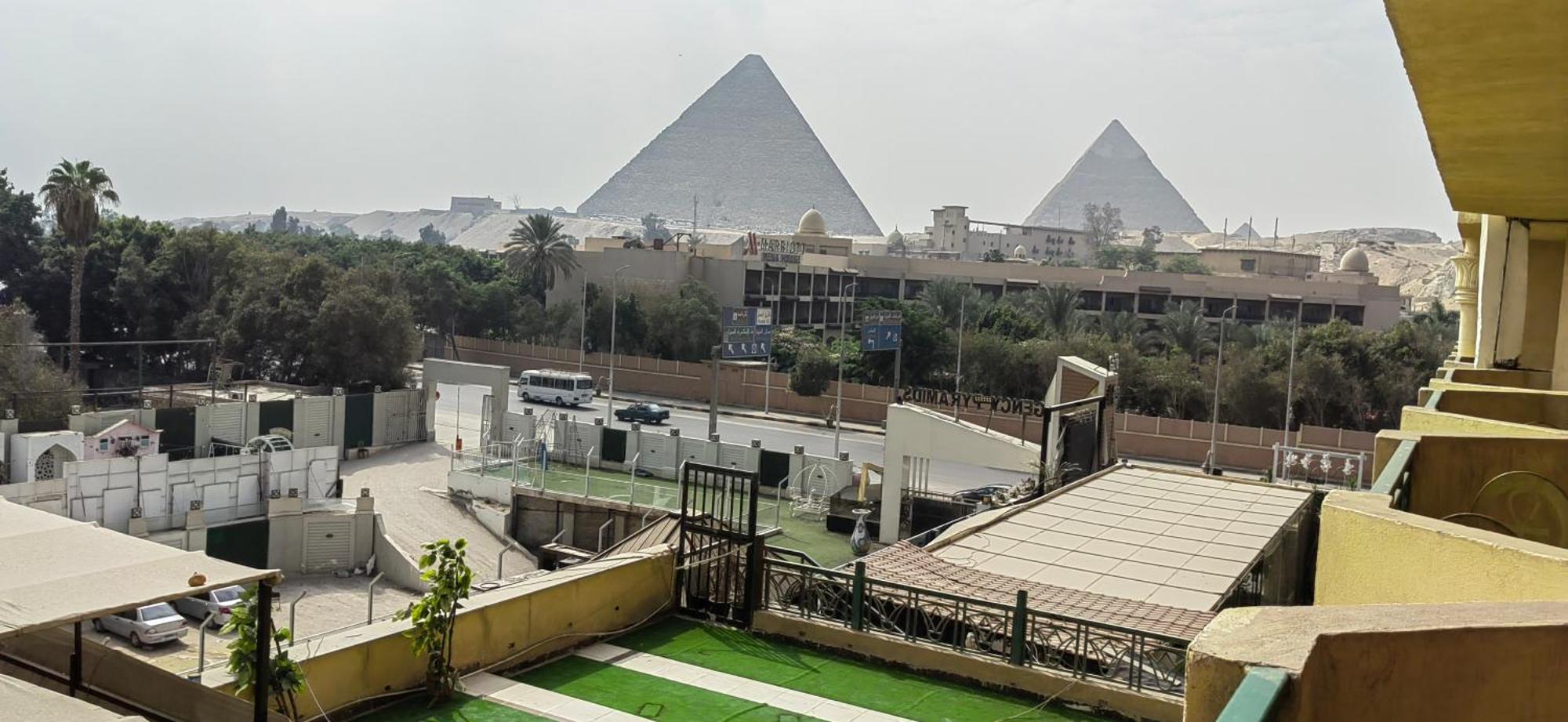 Regency Pyramids Hotel Il Il Cairo Esterno foto